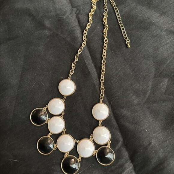 Black & White & Chic All Over: Cookie Lee Statement Necklace - Picture 2 of 3